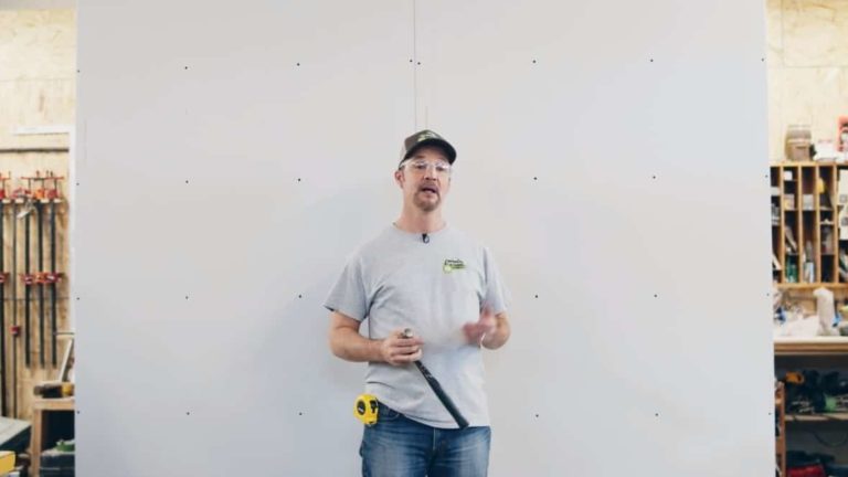 Les anges du plywood: les personnes âgées et l&rsquo;isolation